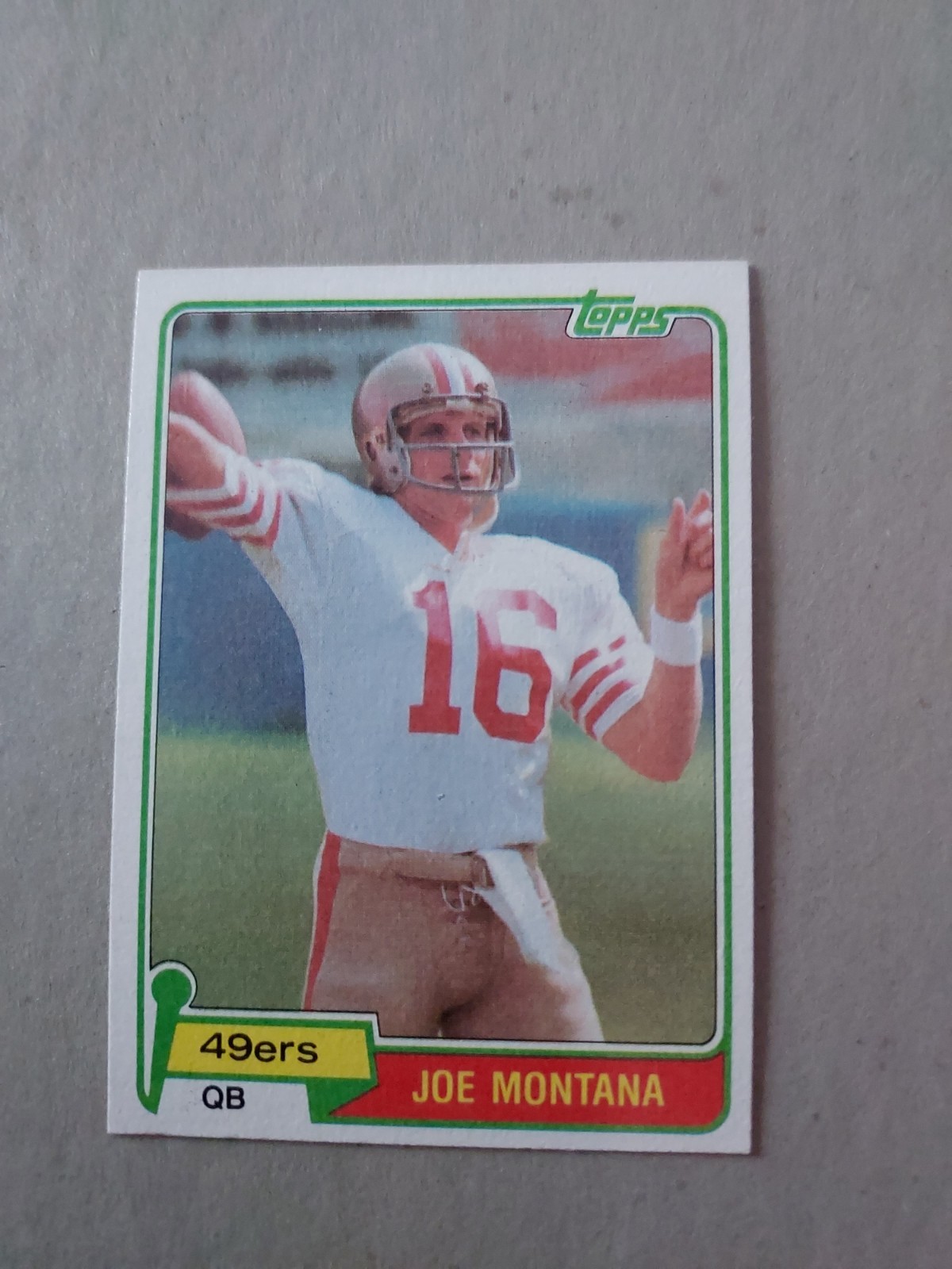 1981 Topps - Joe Montana #216 (RC)