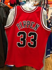SCOTTIE PIPPEN MENS Mitchell Ness NBA Jersey Chicago Bulls 33 RED
