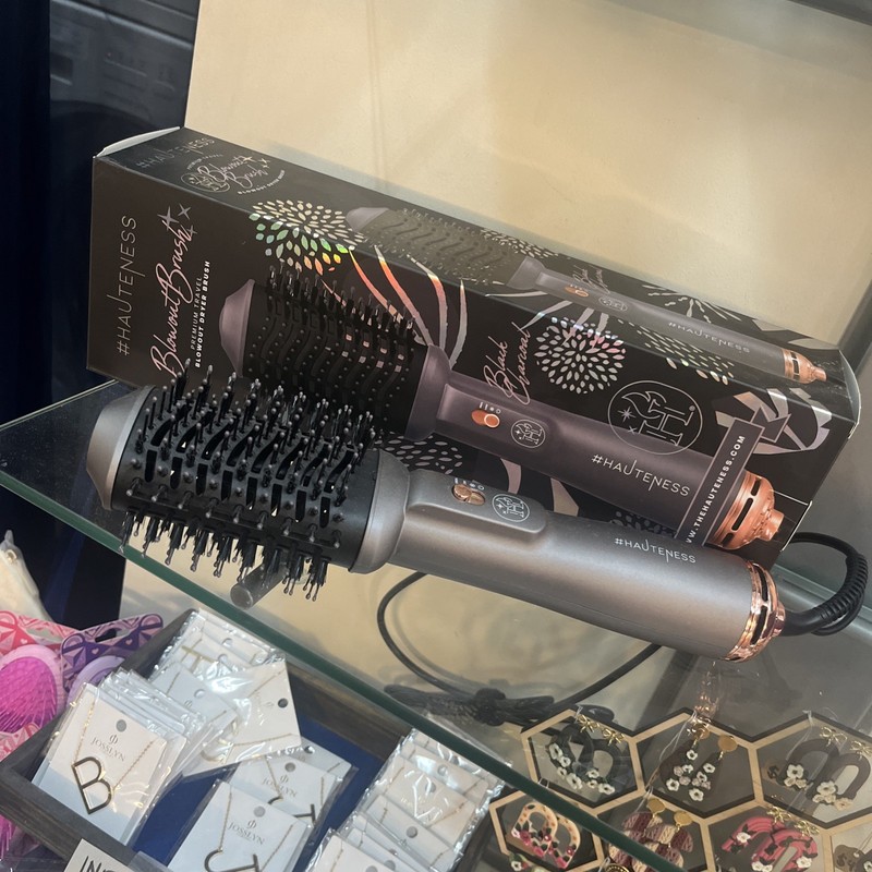 new in box #hautness blowout blow dry dryer brush $150
