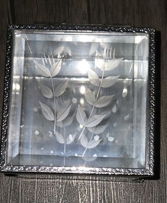 Clear Beveled & Etched Flower Jewelry Trinket Treasure Box Footed w/ Hinged Lid