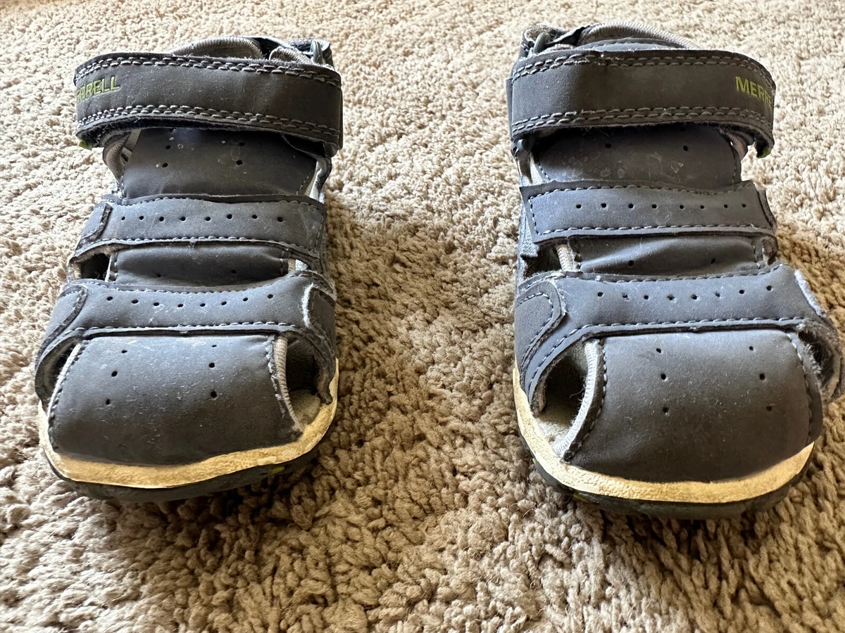 Merrill boys shoes store