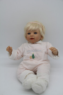 Doris Stannat So Truly Real Baby Mia Christmas 2014 Puppe Vinyl mit Kuscheltier