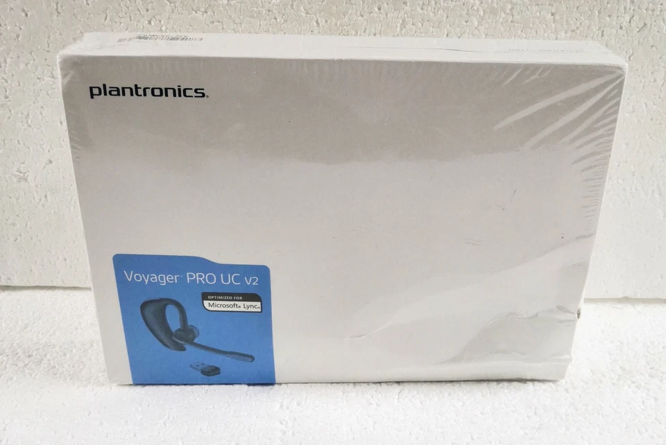 Plantronics Voyager PRO UC B230 Graphite Ear-Hook Bluetooth Headset   - Image 3 of 4