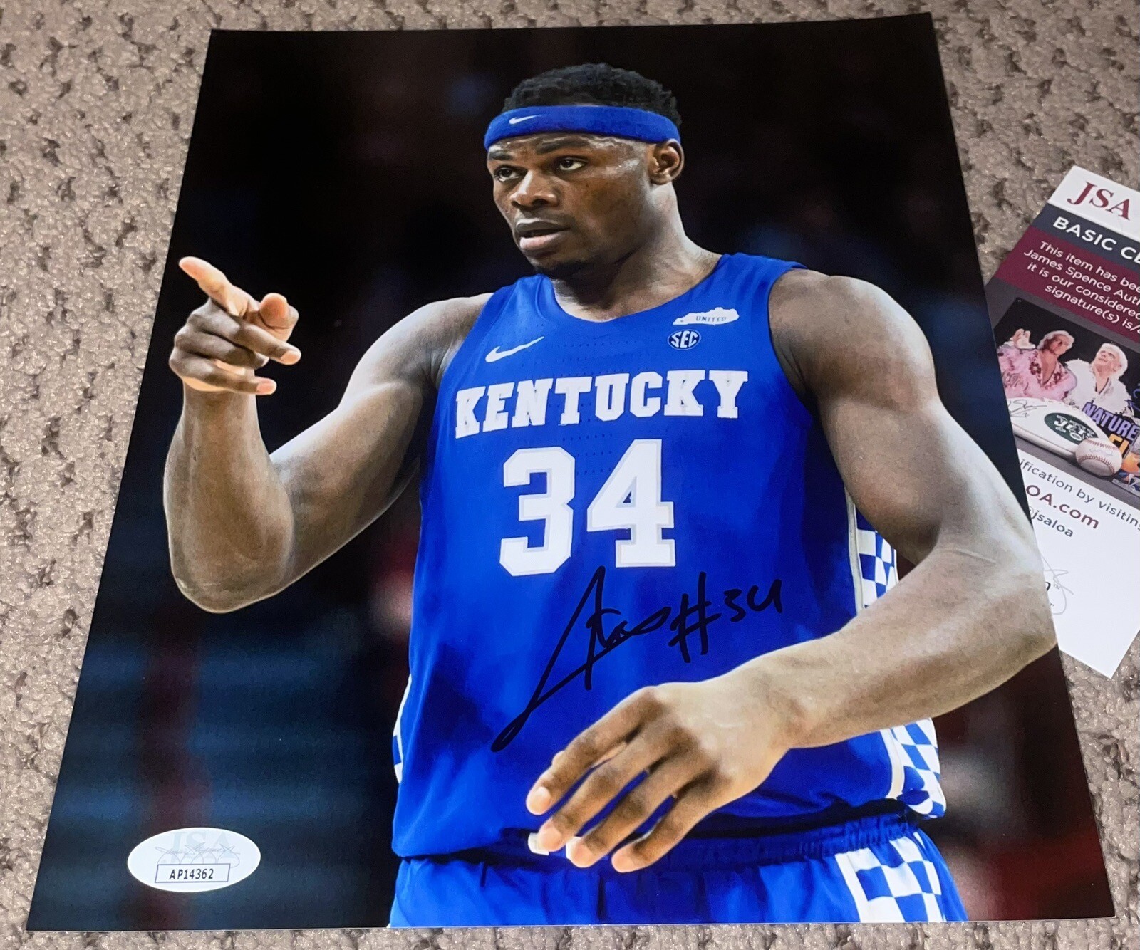 OSCAR TSHIEBWE SIGNED 8X10 PHOTO JSA AUTOGRAPH KENTUCKY BASKETBALL UK WILDCATS 
