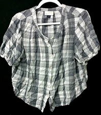 Universal Thread Women's Top 1X Gray Checkered Rayon Button-Front