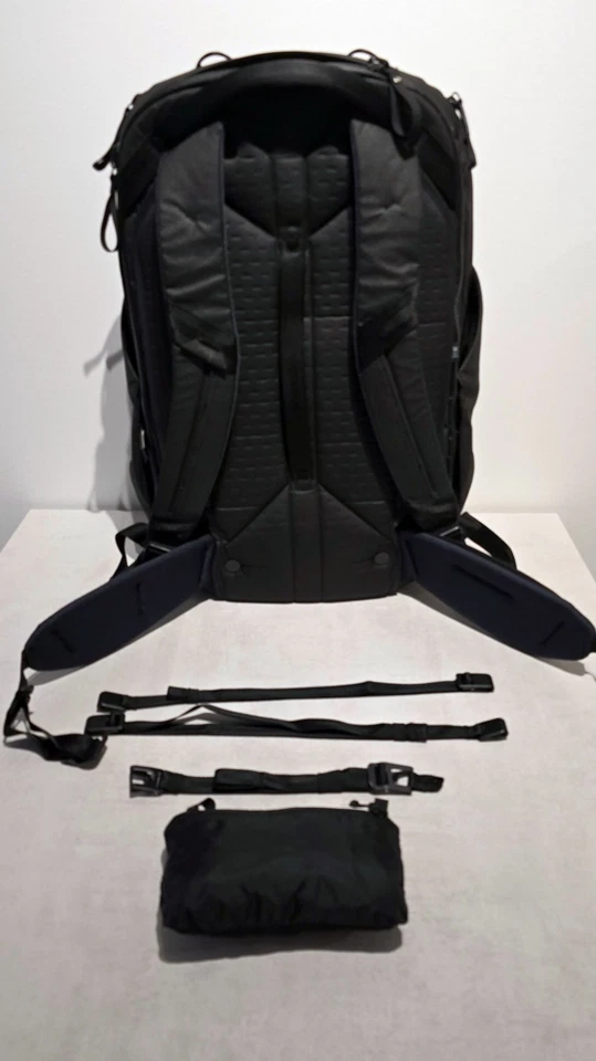 Peak Design Travel Backpack 45L schwarz + Peak Design Rain Fly 45L Reiserucksack - Bild 2 von 2