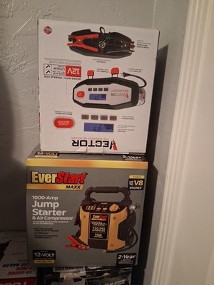 EverStart Maxx 1000A Jump Starter 120 PSI Air Compressor 15W USB Power