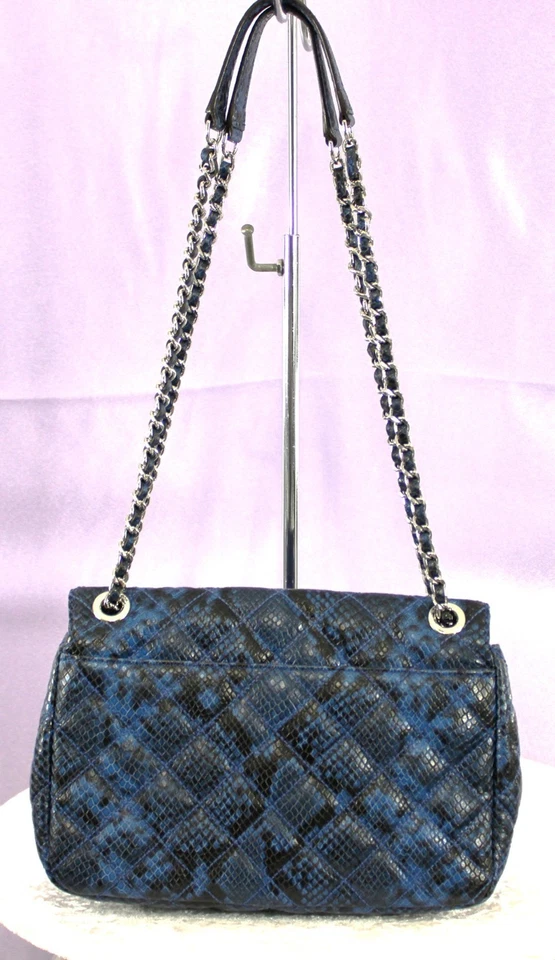Bolso de Hombro Michael Kors Acolchado Repujado Serpiente Azul Negro Correa de Cadena Nuevo sin Etiquetas Foto 3 de 4