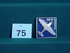 Nr. 75 ... DDR  Reversnadel Pin ...  Flugzeug ... blauer  Hintergrund