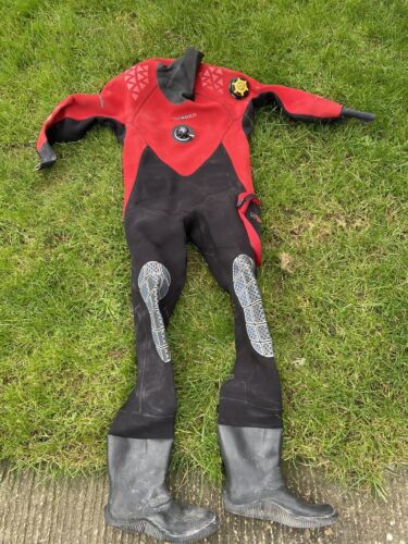 Northern diver voyager dry suit – medium/large boot 9