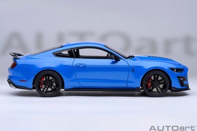 2023 FORD MUSTANG SHELBY GT500 GRABBER BLUE WHITE STRIPES 1:18 by