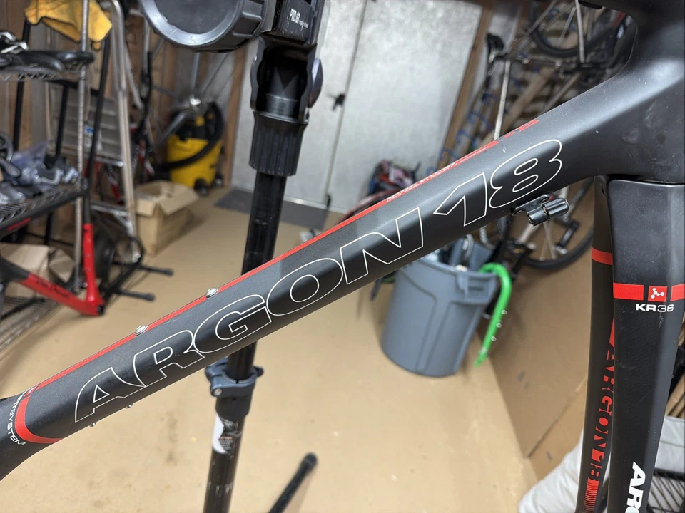 SMALL ARGON 18 KR36 Carbon Road Bike Frameset Rim Brake Black 130mm Rear Spacing - Image 4 of 4