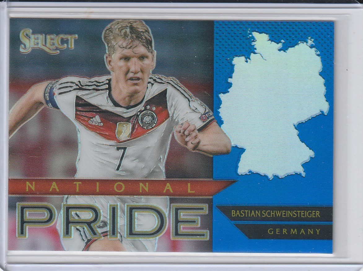 BASTIAN SCHWEINSTEIGER 2015/16 Panini Select #19 National Pride Blue Prizm /299