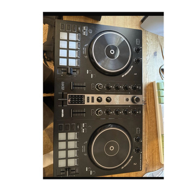 Hercules DJControl Inpulse 300 MK2 2-Deck-Controller, Soundkarte, schwarz
