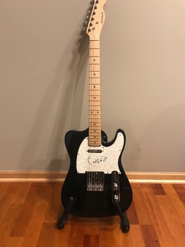 * CARLY SIMON * signed autographed electric guitar *LEGEND IN YOUR OTWN TIME* 2
