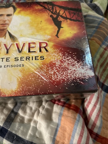 DVD MacGyver Complete Series 139 Episodes Box Set Richard Dean Anderson *READ* - Picture 4 of 14
