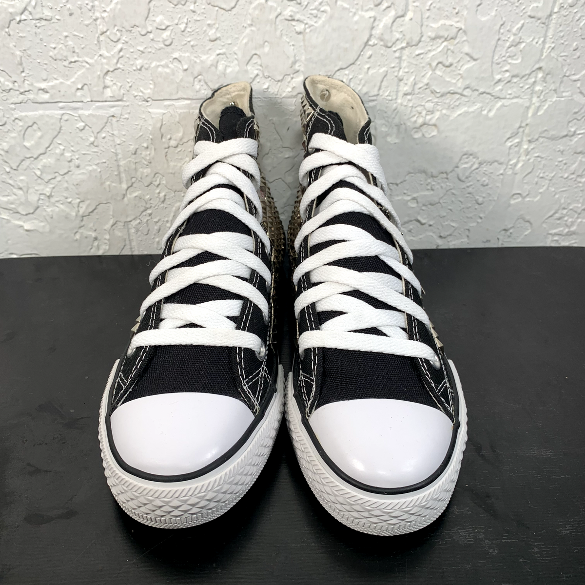 Converse All Star Shoes Womens Size 8 Spikes Pirate's Skull Black