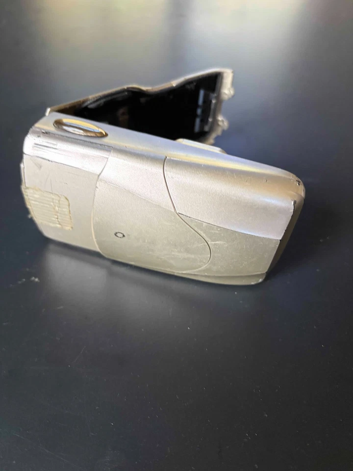 Cámara de disparo puntual Olympus Stylus Epic MJU II 35 mm (para piezas) Foto 2 de 4