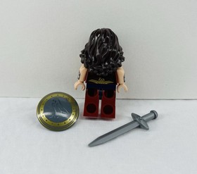 LEGO Super Heroes Wonder Woman Dark Red Torso Minifigure sh0221 Shield & Sword