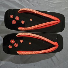 Traditional Japanese GETA sandals, Wood, Black With Floral print.