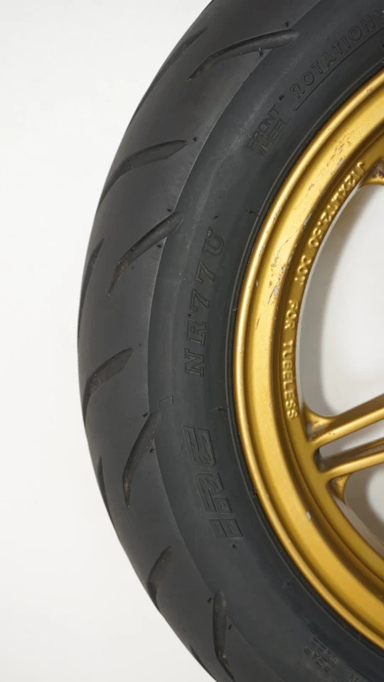 Rotor neumático RIm rueda delantera Kawasaki Z125 Pro 2023 17-23 120/70-12 284835 OEM Foto 4 de 4