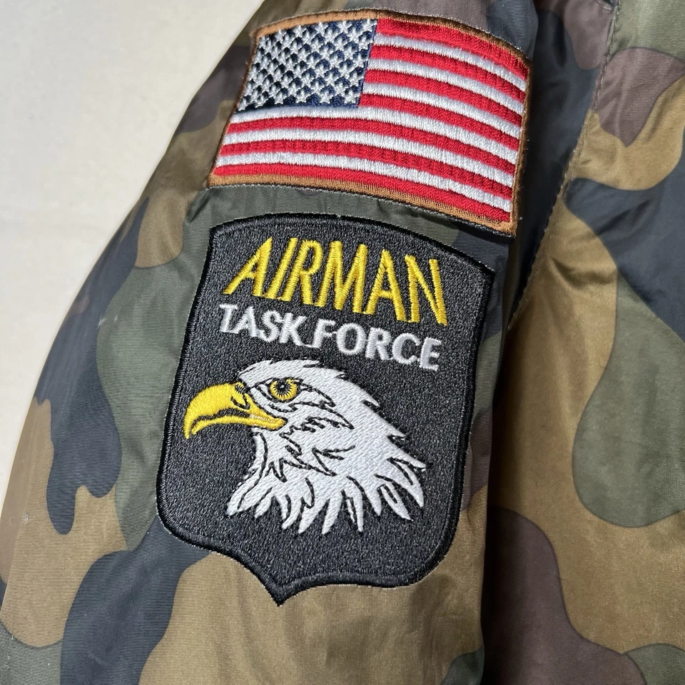 Abrigo Coogi Niños Talla 14/16 Camuflado Chaqueta Bombardero Bandera de Estados Unidos Cremallera Completa *Defecto Foto 4 de 4