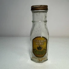 B. David Company Philadelphia, PA Vitamin King Brand Pure Horseradish Glass Jar
