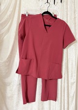 Mandala M Petite Mauve Women's Scrub Set
