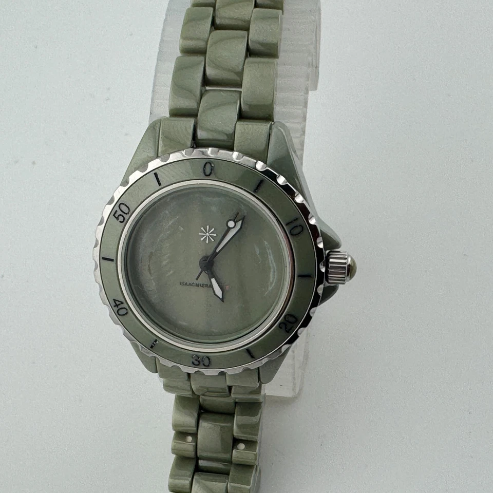 Isaac Mizrahi Reloj Cuarzo Hombre 30m Verde Cerámica Bisel Fijo Batería Nueva 6" Foto 2 de 4