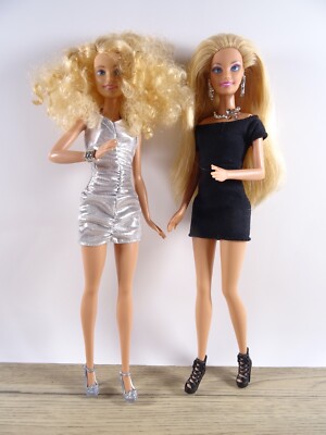 2 wertvolle Barbiepuppen Kopf 1998/2013 (DGY57) Outfits wie abgebildet (18258)
