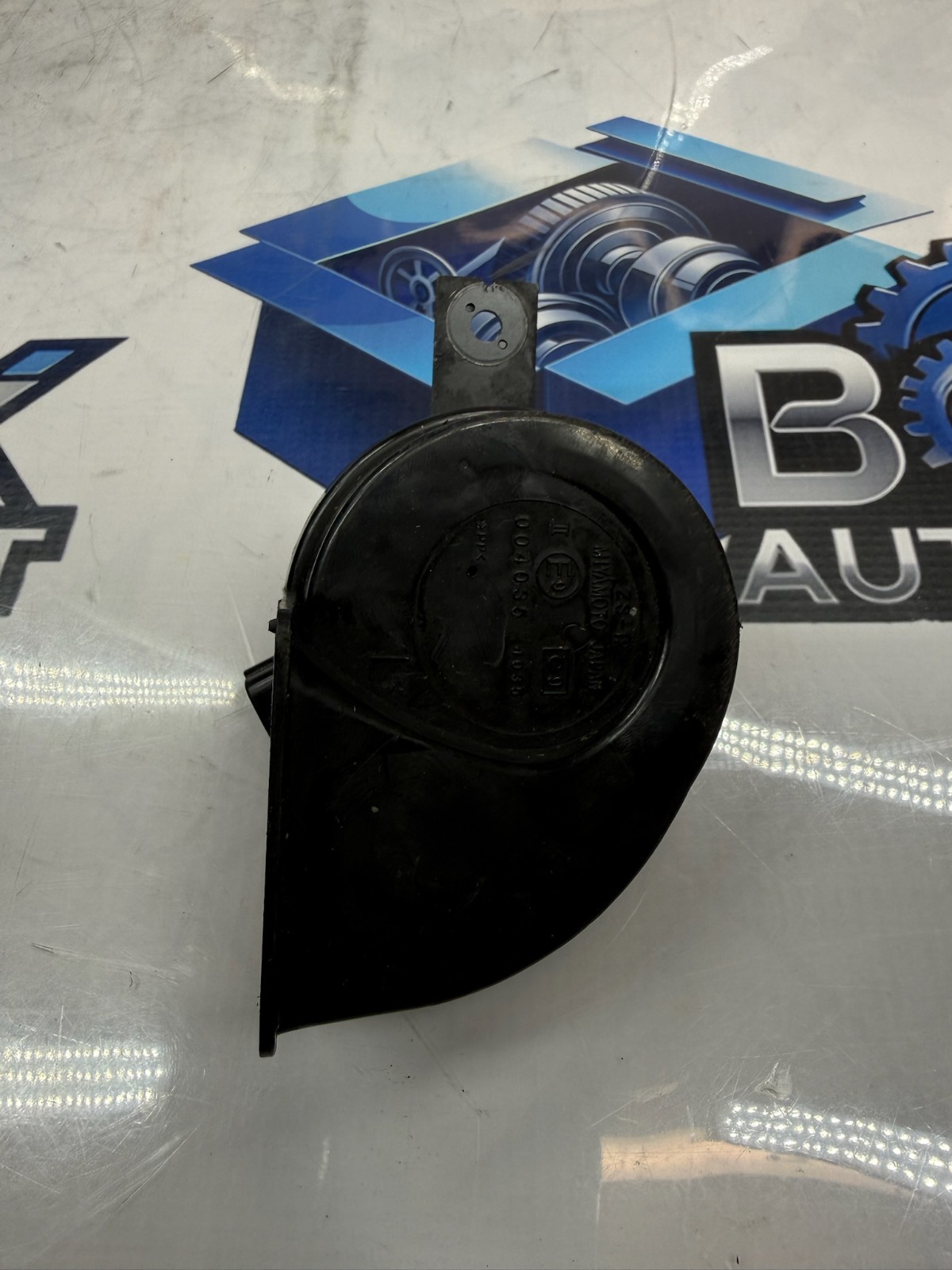 2018–2020 INFINITI Q50 Front Left Driver Side Horn 004035 OEM