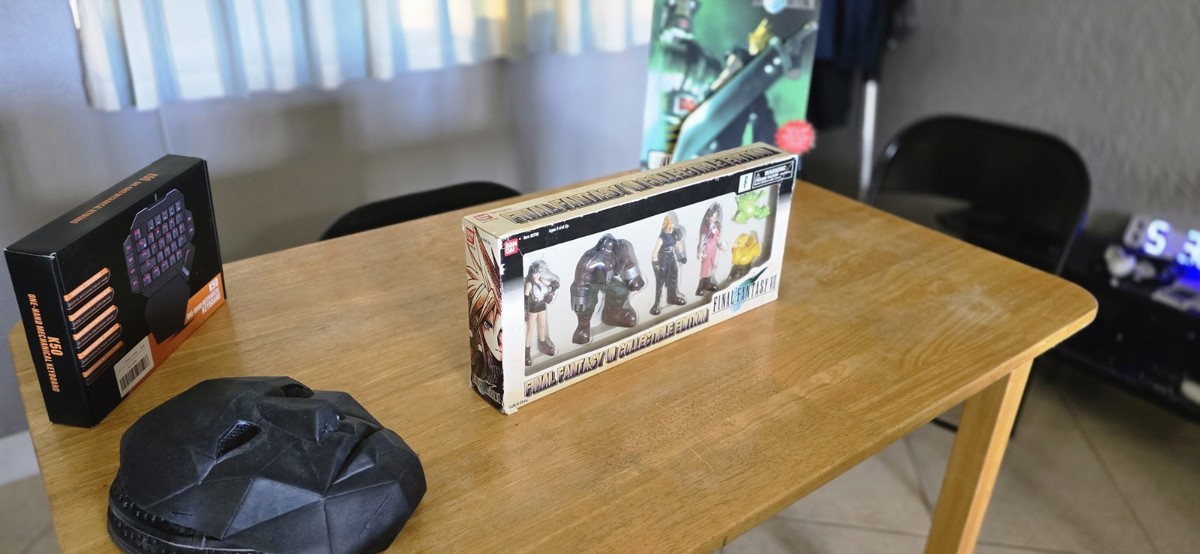 Bandai Final Fantasy VII Collectible Edition - 6 Figures Pack