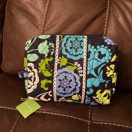 Disney Vera Bradley Where’s Mickey? Large cosmetic toiletries travel bag WDW NEW - Picture 1 of 5