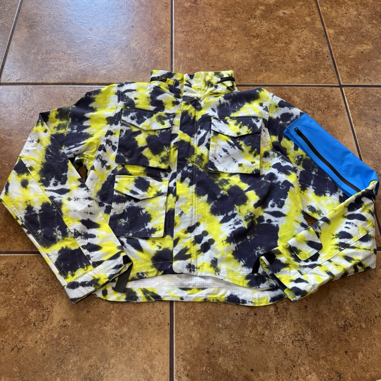 OFF WHITE X NIKE Giacca Nike x Off White nuova con etichetta tie dye taglia large bianco giallo fluorescente cargo