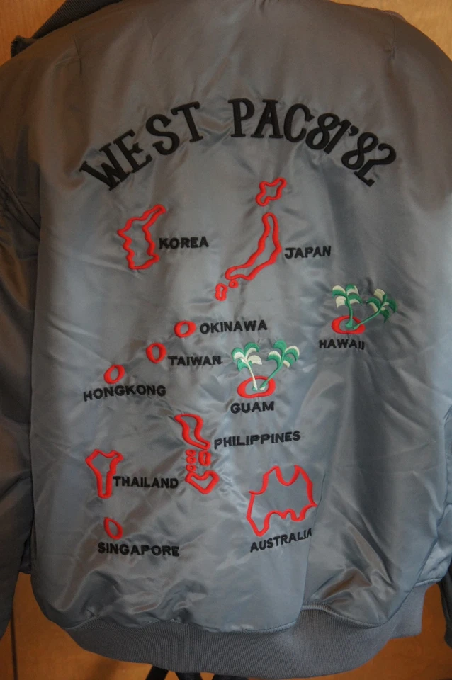 SCHOTT Nylon Insulated Flight Bomber Patches Intermediate Gray Green Jacket Lrg - Image 2 of 4