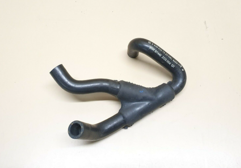 MB VITO W639 Circulation Pump Heat Exchanger Feed Hose A6398321323