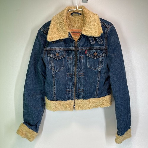 Stunning Levis Womens Sherpa Jean 