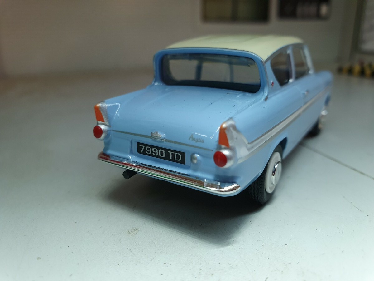 ミニカー SPOT - ON 213 FORD ANGLIA Spot-On n° 213 Ford Anglia 1/42