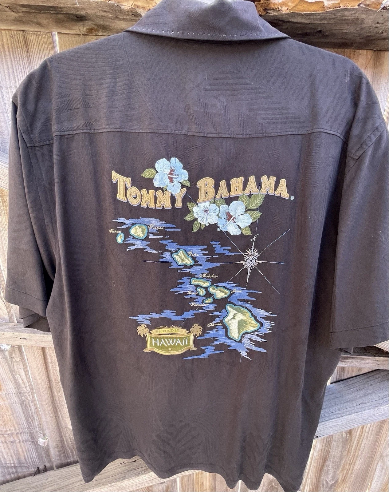 Tommy Bahama Paradise Hawaii Limited Edition Silk Camp Shirt Map Panel Back L
Opens in a new window