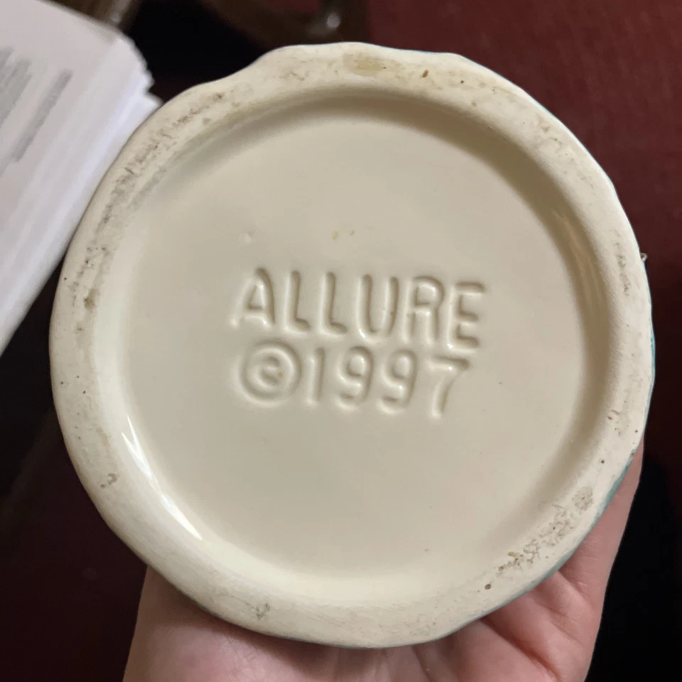 Dispensador de loción de cerámica vintage Allure para baño de pájaros flores mariposa Foto 3 de 4