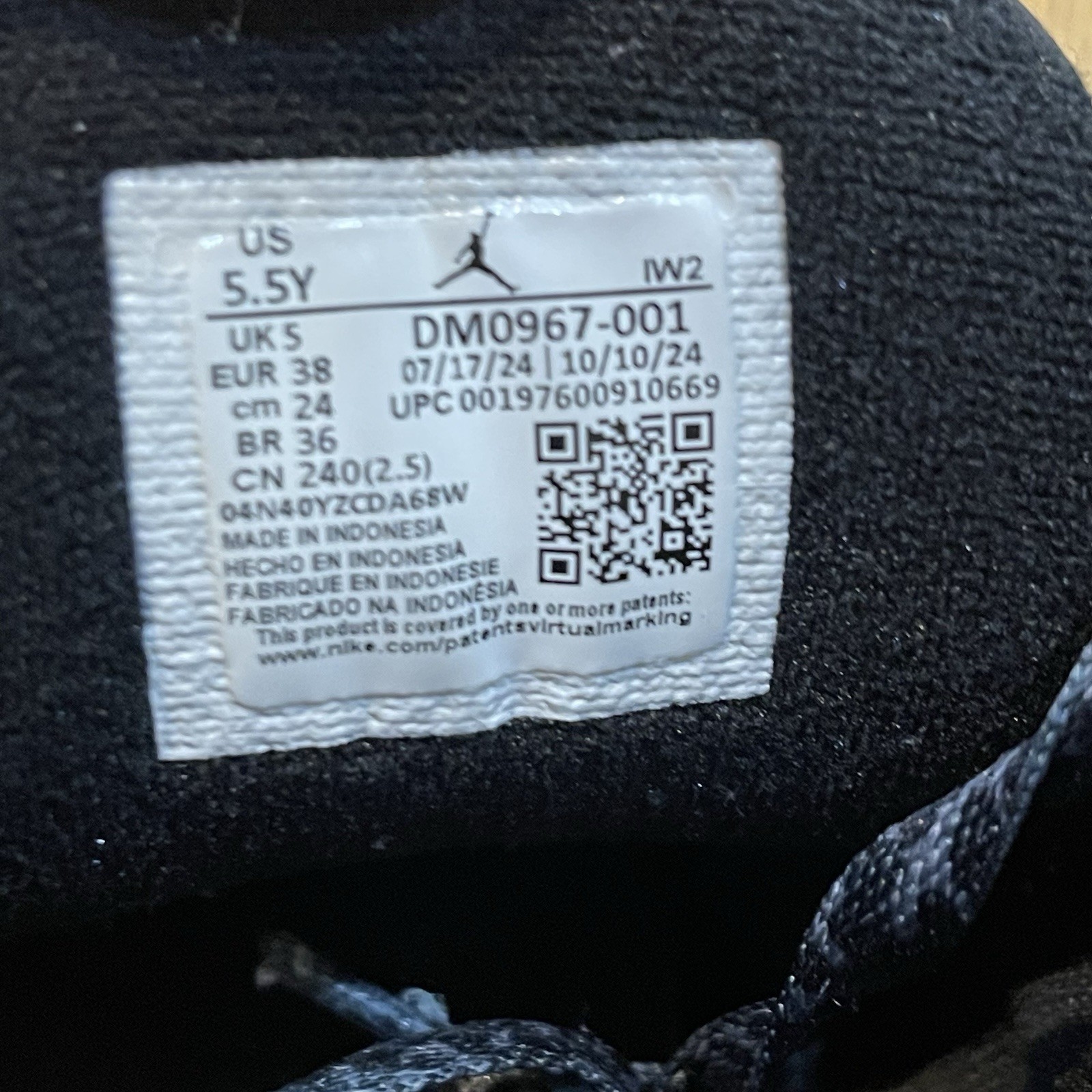 Nike Air Jordan 3 Black Cat DM0967-001 GS Size 5.5Y thumbnail 9