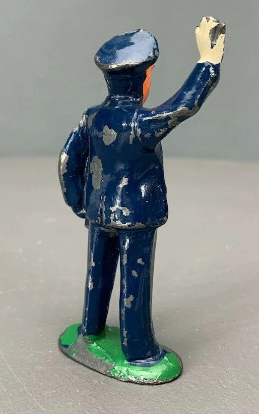 O Gauge Barclay Diecast Lead Figure - Policeman Directing Traffic F0009 TW - Image 4 of 4