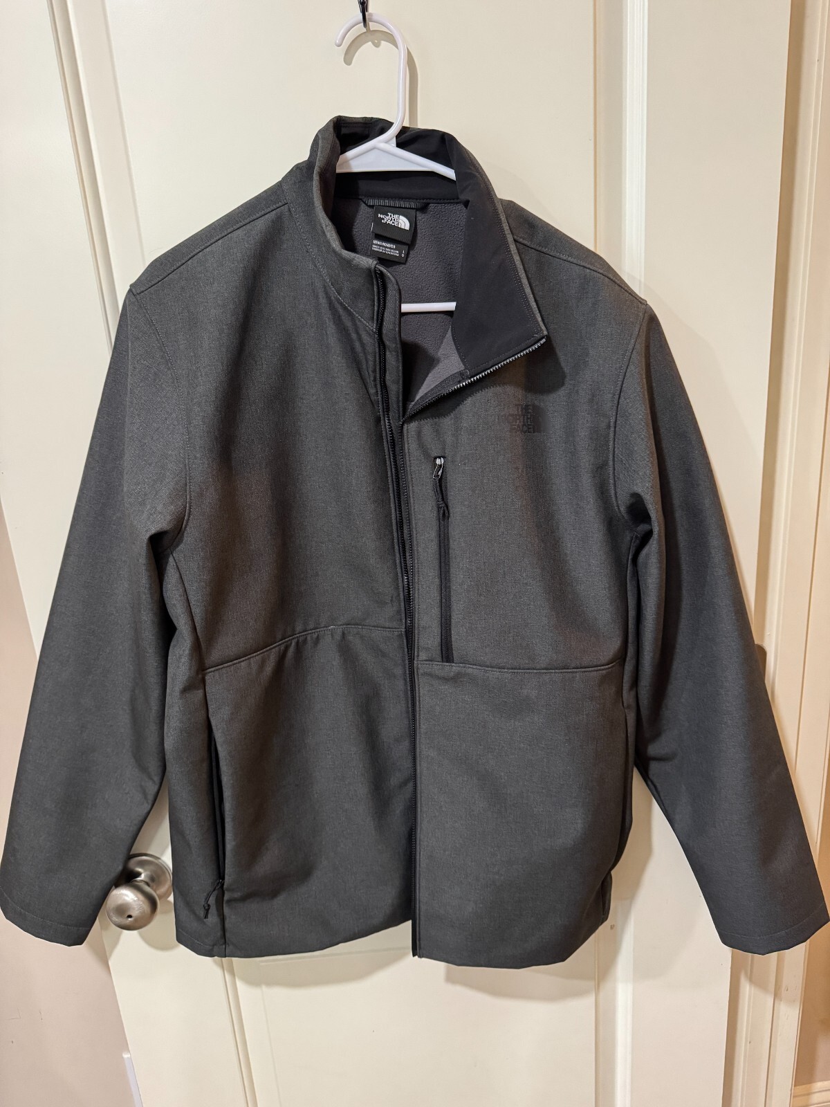 Northface men's large charcoal black jacket in excellent condition