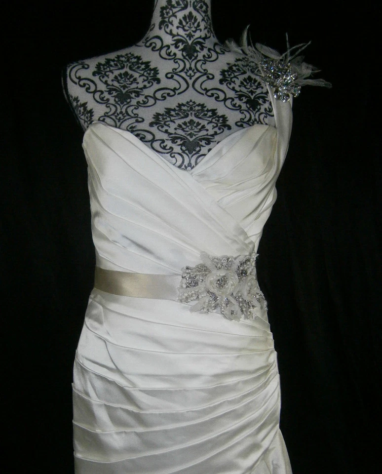 Свадебное платье Lazaro 3110 Amanda на одно плечо с облегающим верхом и широкой юбкой жемчуг 10 атласный шелк - Изображение 4 из 4