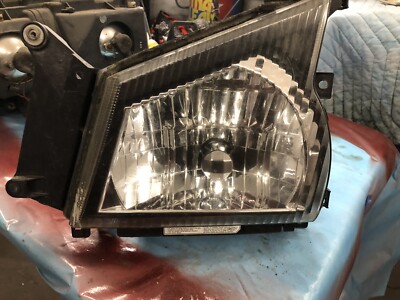 05 TO 07 ISUZU NPR W4500 W5500 LEFT SIDE HEADLIGHT ASSEMBLY SEE PICS 