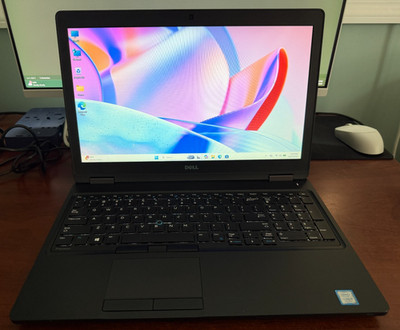 Dell Precision 3520 HD 15.6'' Core i5-7440HQ 8GB 256GB SSD Quadro M620 Win 11 Pro