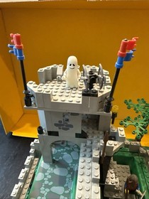 LEGO Castle 6081 King's Mountain Fortress Vintage w/ Box Bottom, Instr & Minis