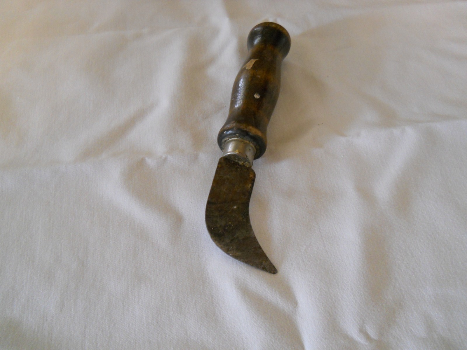 Vintage Red Devil Wood Handle Cutting Tool Knife for Shingles Linoleum