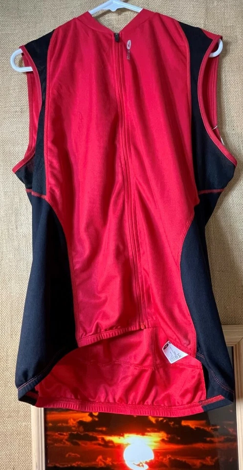 Sugoi men’s cycling vest size L back pockets zipper - Image 3 of 4