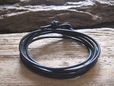 Surfer Leder Wickelarmband neu Armband schwar...